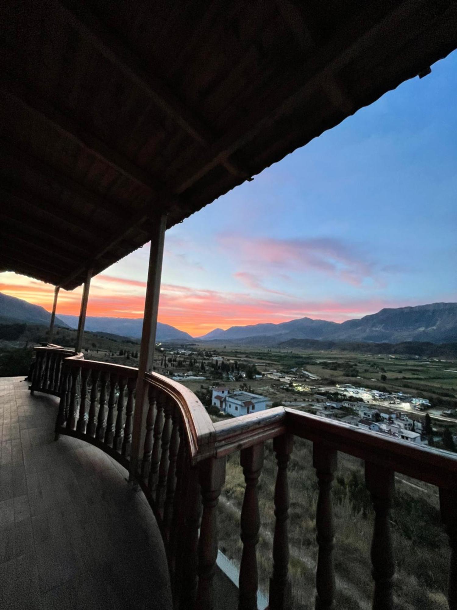 Elsa'S Villa Gjirokaster Bagian luar foto