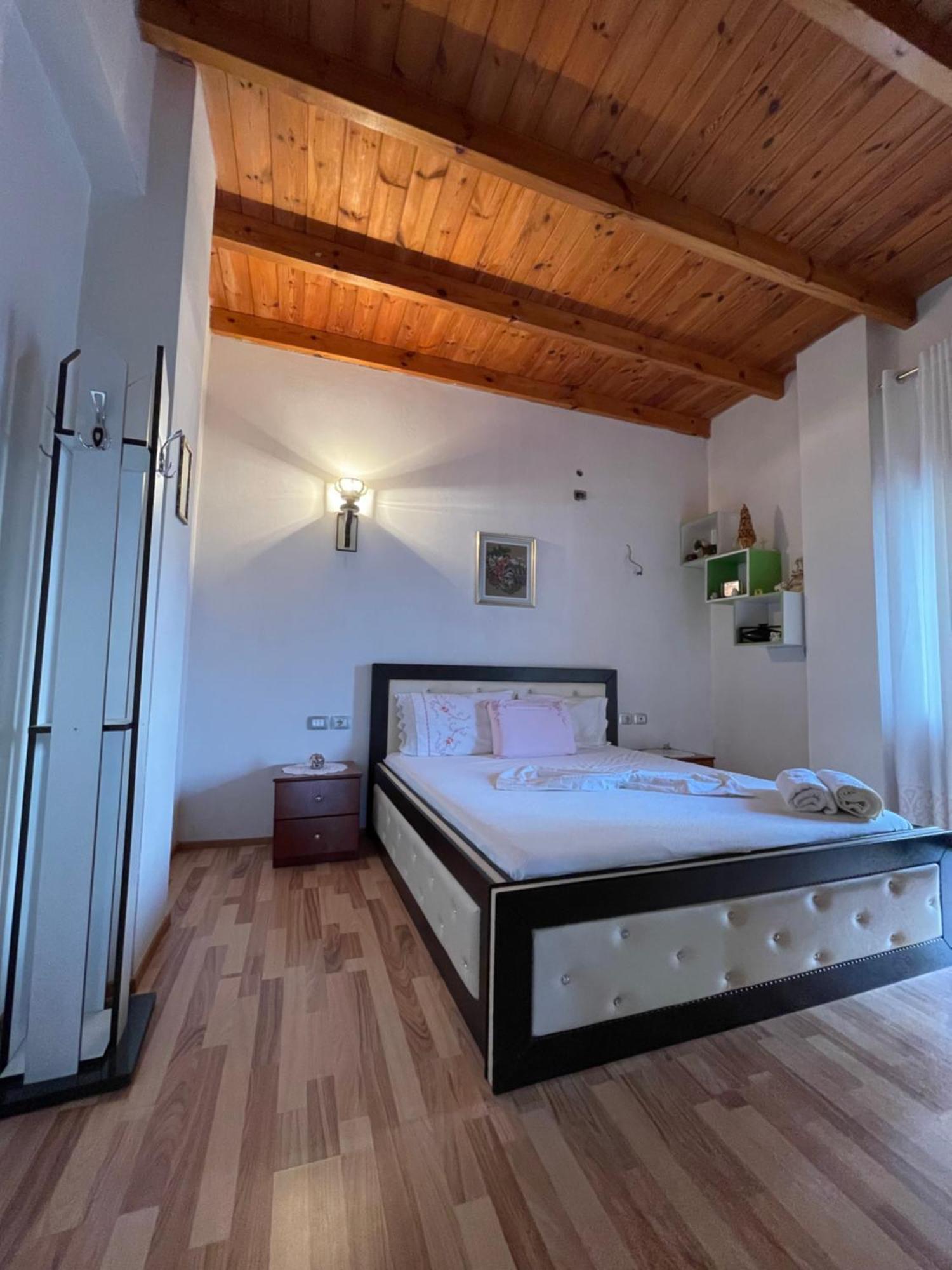 Elsa'S Villa Gjirokaster Bagian luar foto