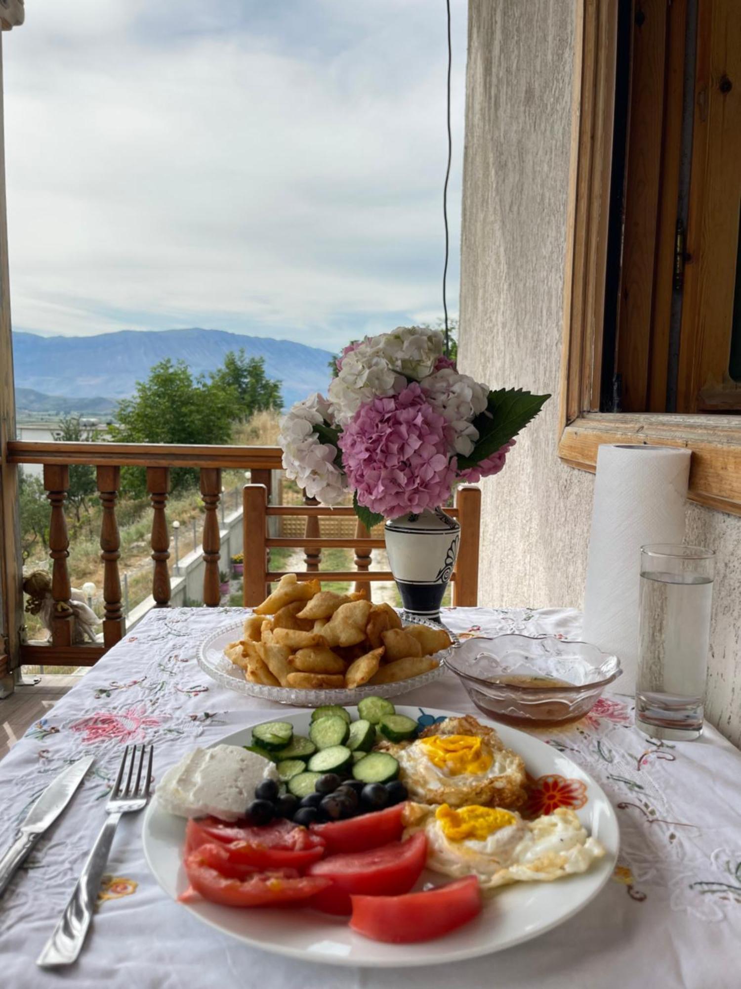 Elsa'S Villa Gjirokaster Bagian luar foto