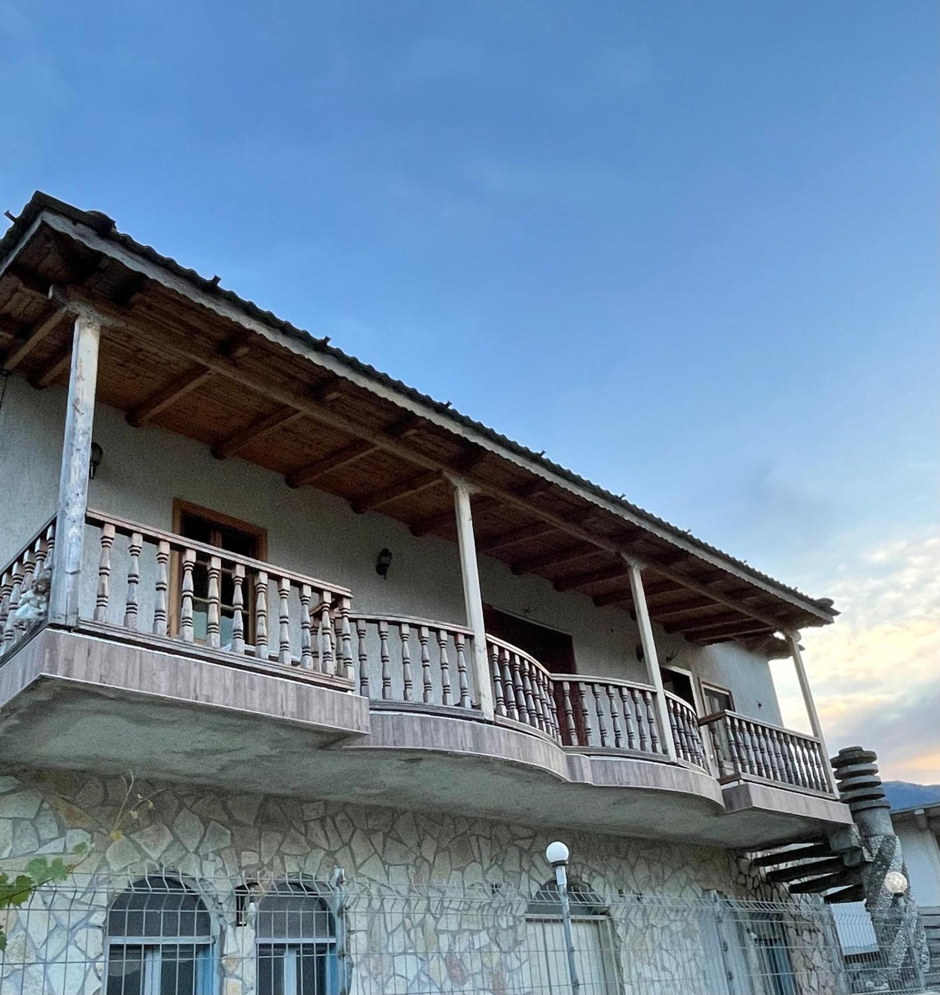 Elsa'S Villa Gjirokaster Bagian luar foto