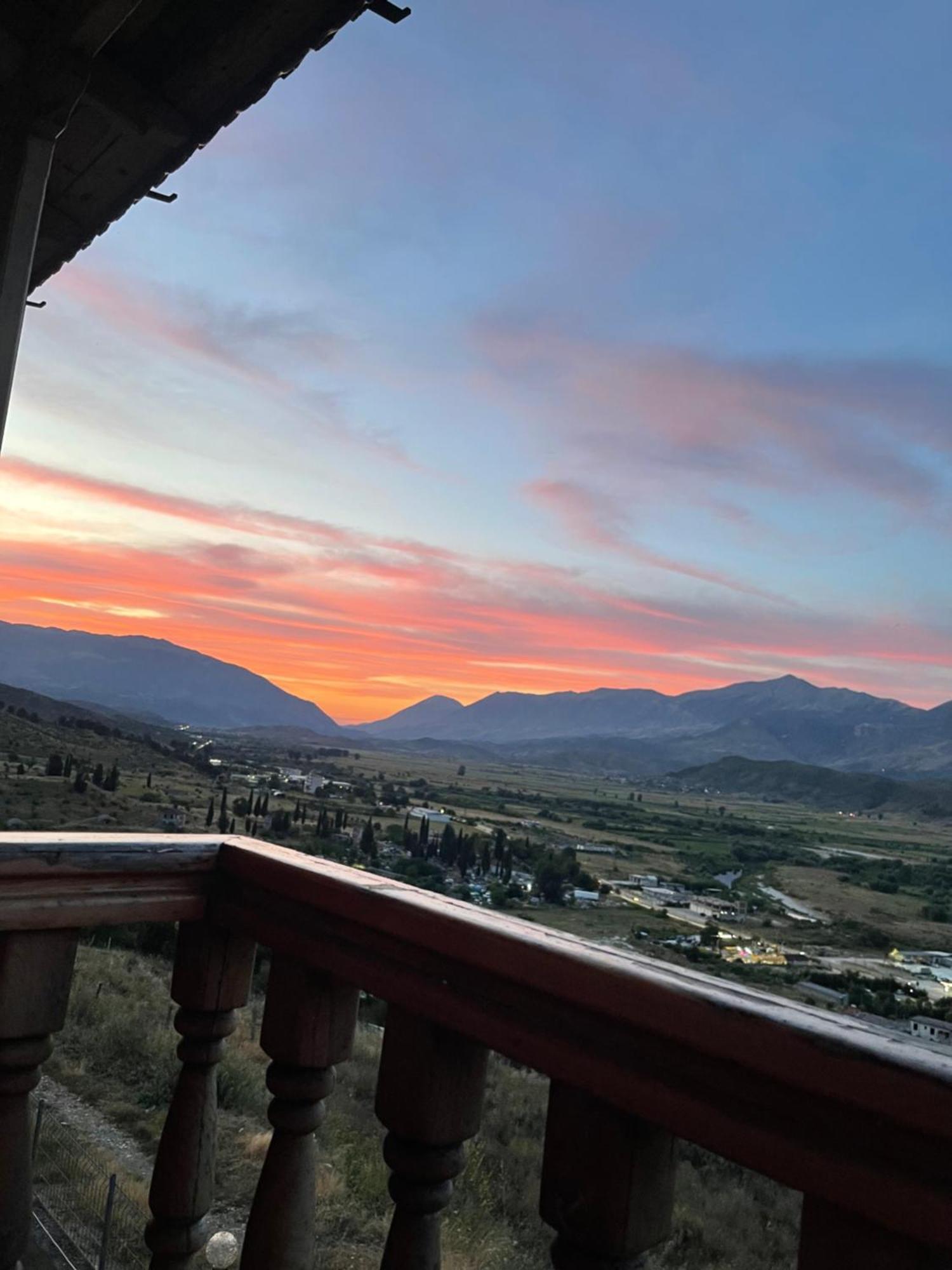 Elsa'S Villa Gjirokaster Bagian luar foto