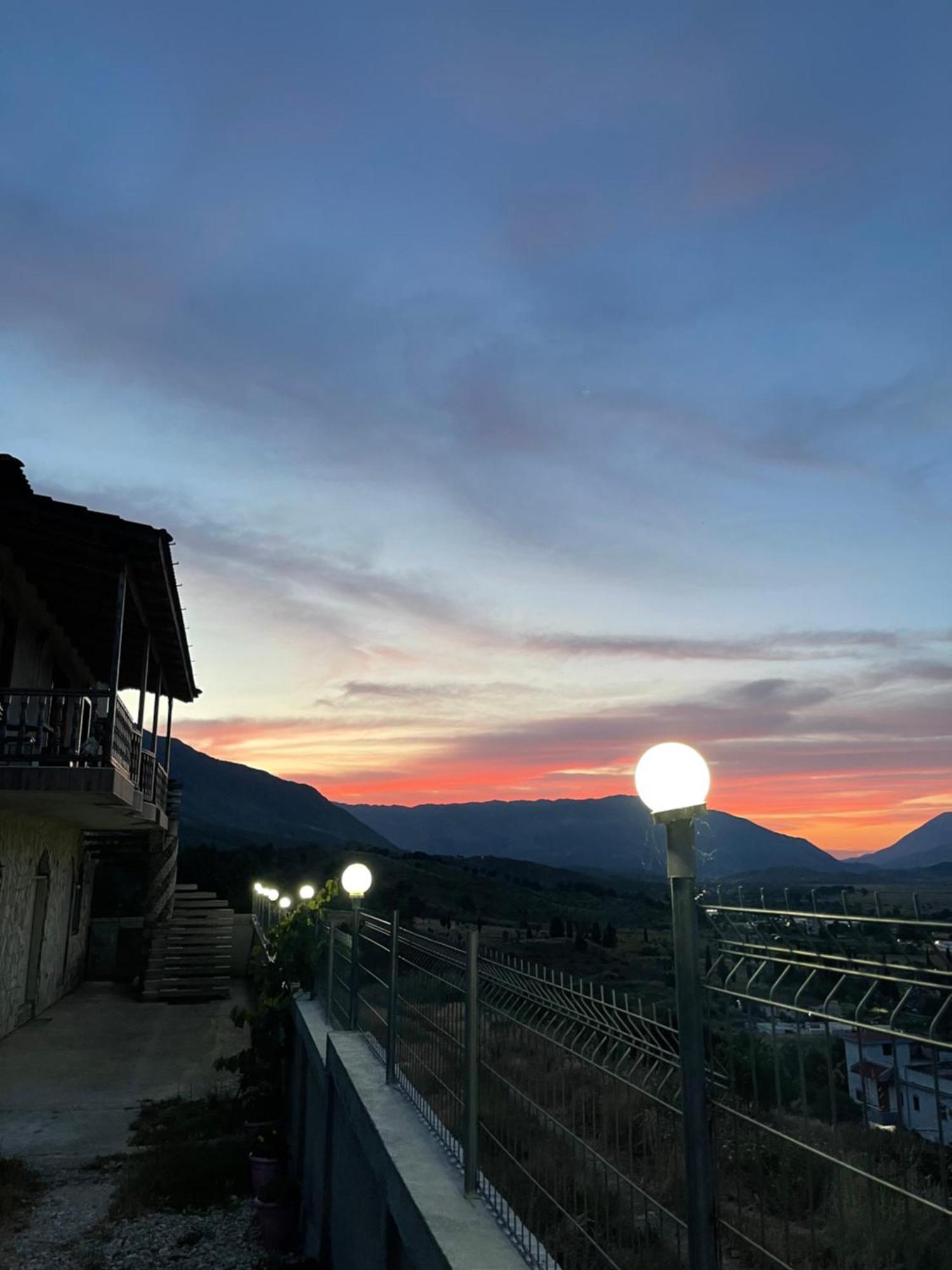 Elsa'S Villa Gjirokaster Bagian luar foto